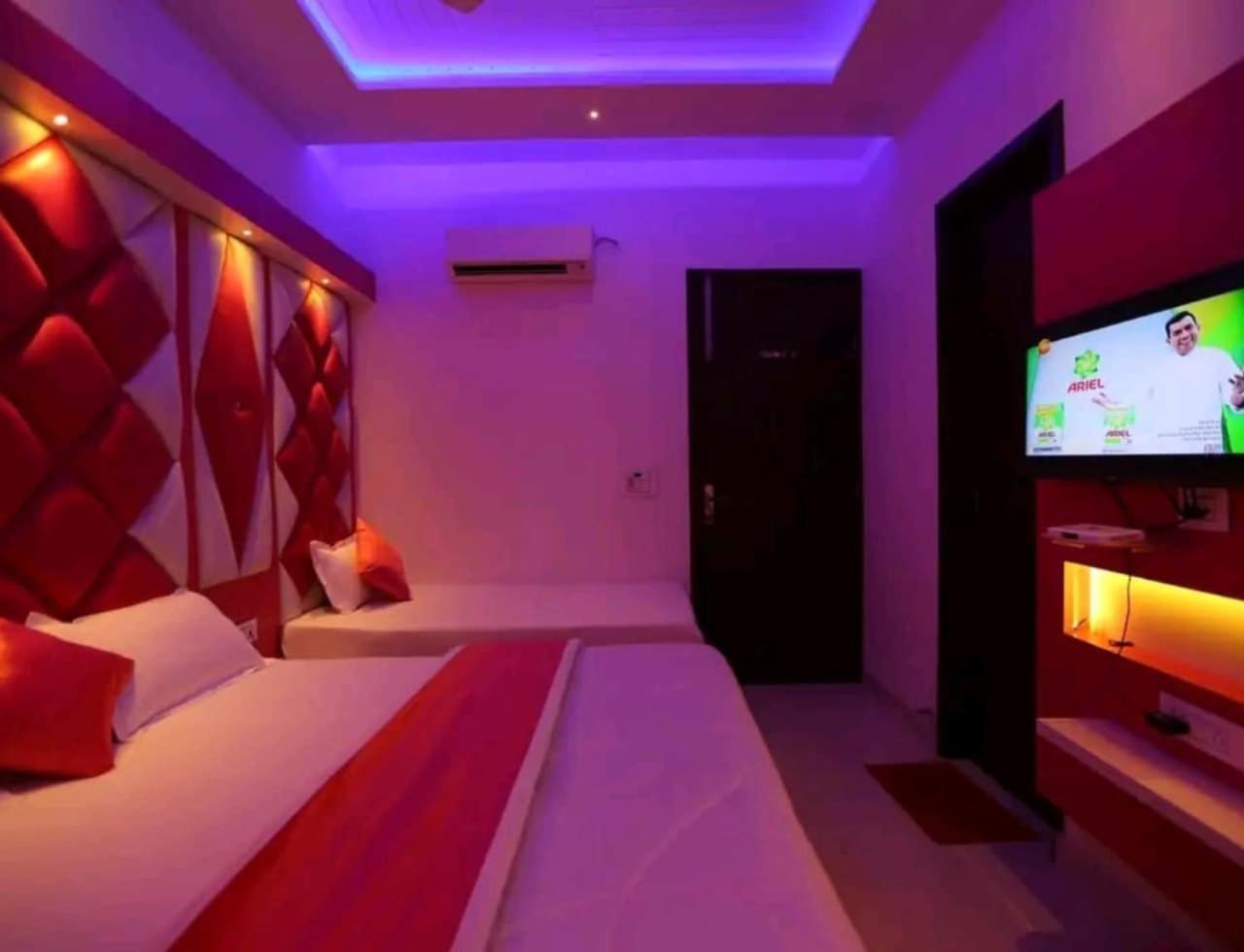 Hotel O Tp Suites New Delhi Exterior photo